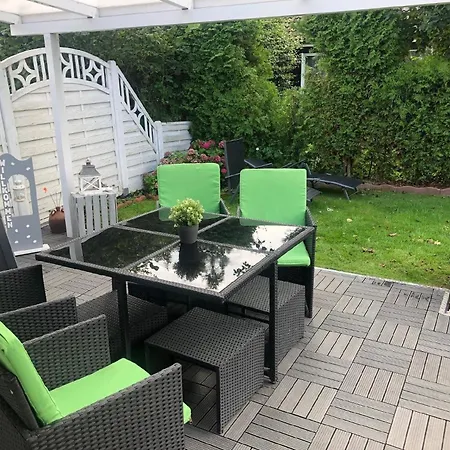 Tolles In Burhave Mit Grill, Terrasse Und Garten Butjadingen